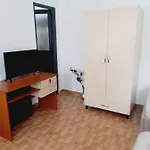 F&m Quarto em Acomodações Particulares *
