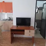 F&m Quarto em Acomodações Particulares *