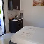 F&m Quarto em Acomodações Particulares *