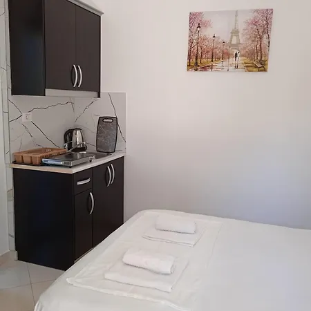 F&m Habitación en casa particular Ksamil