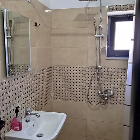 F&m Séjour chez l'habitant Ksamil