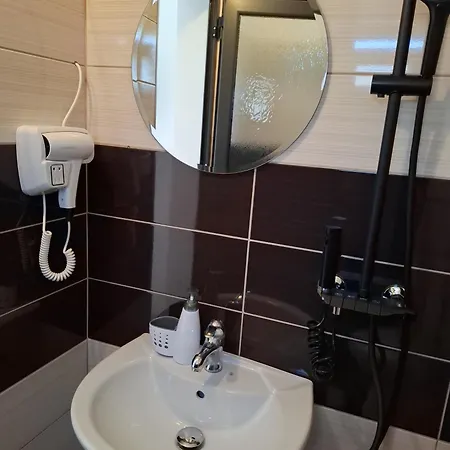 F&m Séjour chez l'habitant Ksamil